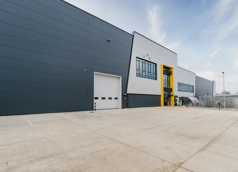 Unit 1-3 Tewin Rd, Welwyn Garden City à louer - Photo de l’immeuble – Image 1 sur 9