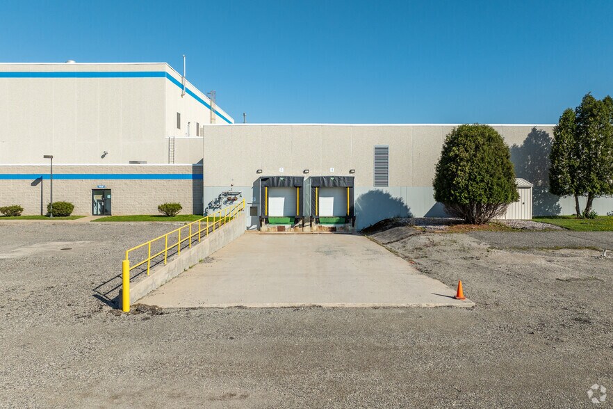 500 Fortune Ave, De Pere, WI à vendre - Photo de l’immeuble – Image 2 sur 7