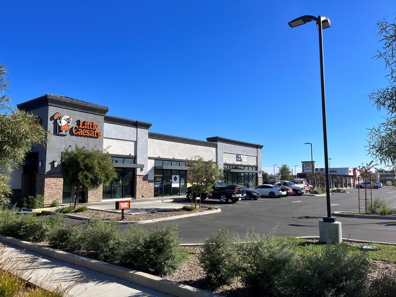 2560 N Perris Blvd, Perris, CA à louer - Photo de l’immeuble – Image 3 sur 20
