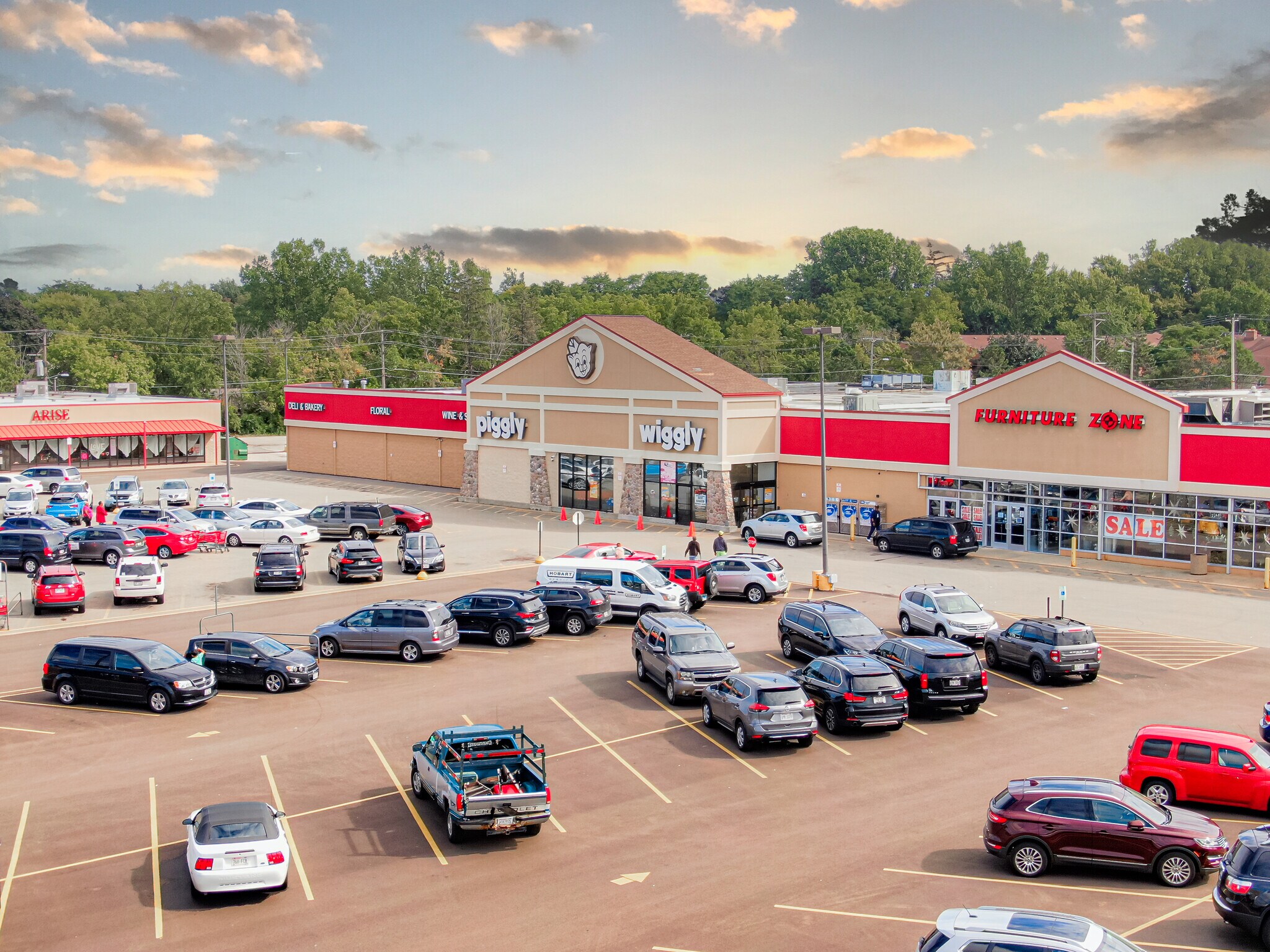 4011 Durand Ave, Racine, WI à louer Photo principale– Image 1 sur 4