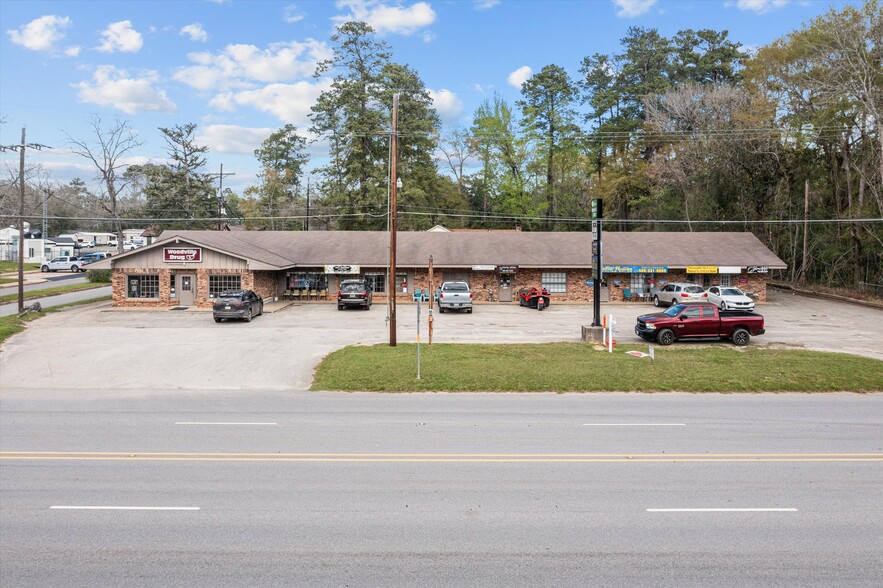 1002 W Bluff St, Woodville, TX à vendre - Photo principale – Image 1 sur 8