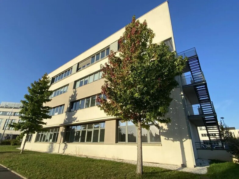 Bureau dans Saint-Grégoire à louer - Photo de l’immeuble – Image 3 sur 12