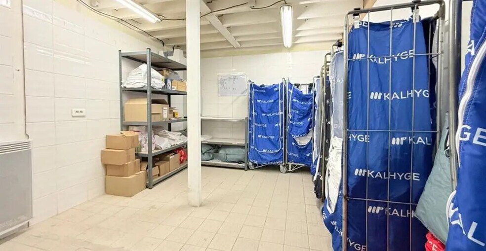 Local commercial dans Paris à louer - Photo de l’immeuble – Image 1 sur 3