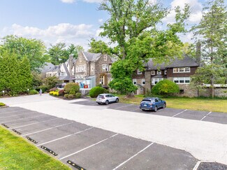 Plus de détails pour 200 Camp Hill Rd, Fort Washington, PA - Spécialisé à vendre