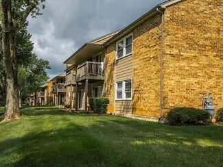 Plus de détails pour 11353 N Tazwell Dr, Louisville, KY - Logement à vendre
