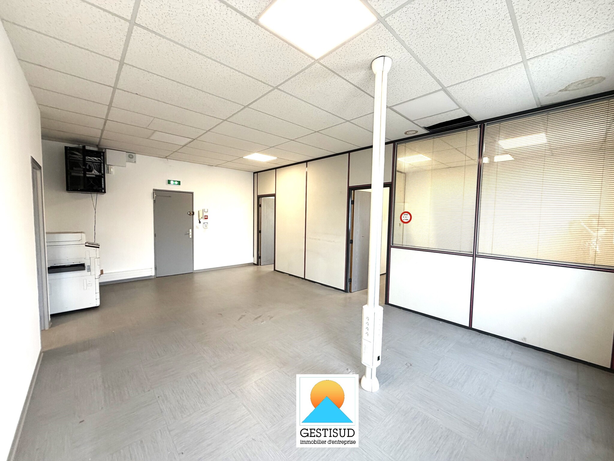 Bureau dans Aubagne à vendre Photo de l’immeuble– Image 1 sur 6