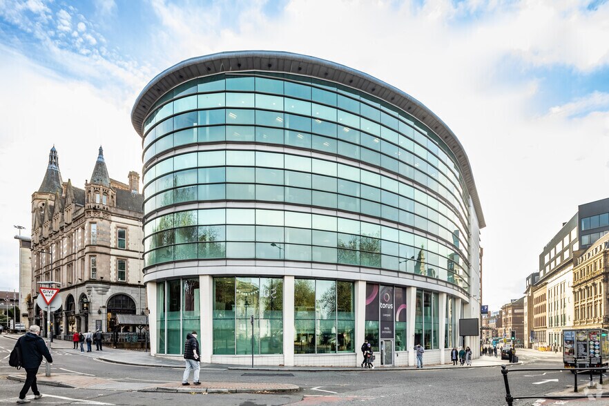 4 Queen Sq, Liverpool à louer - Photo de l’immeuble – Image 2 sur 3