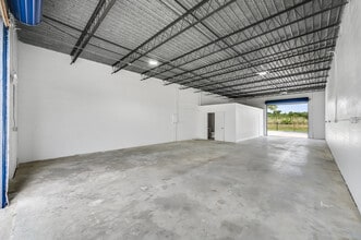 12950 58th St N, Clearwater, FL à louer Photo intérieure– Image 2 sur 6