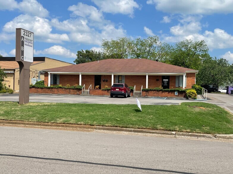 2327 Pansy St SW, Huntsville, AL à louer - Photo principale – Image 1 sur 3