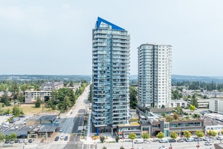 Plus de détails pour 1584 Johnston Rd, White Rock, BC - Logement à vendre