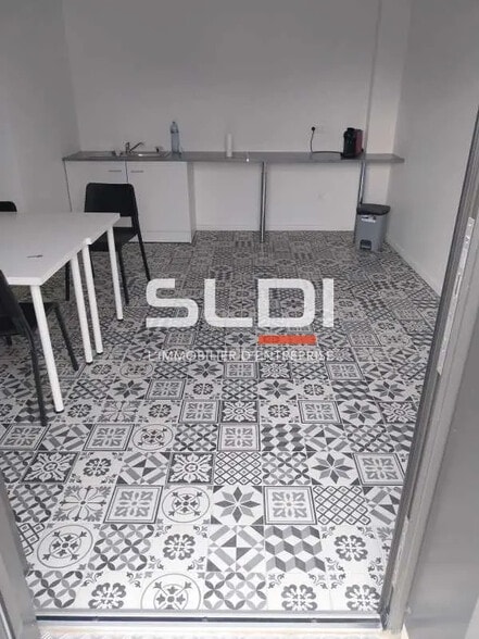 Local d’activités dans Villefontaine à louer - Photo intérieure – Image 2 sur 10