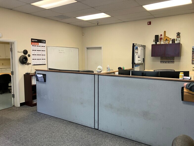 931 Reno Ave, Modesto, CA à louer - Photo intérieure – Image 2 sur 7