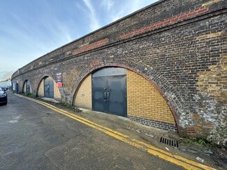 Plus de détails pour Barton Rd, Rochester - Industriel/Logistique à louer
