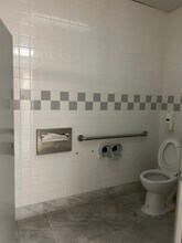 1820 E Lake Mead Blvd, North Las Vegas, NV à louer Photo intérieure– Image 2 sur 10