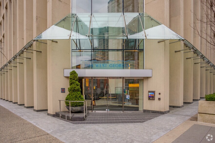 1188 W Georgia St, Vancouver, BC à louer - Photo de l’immeuble – Image 2 sur 7