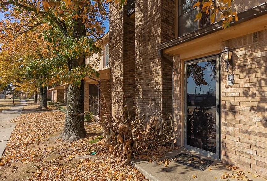 812 Two Forty Pl, Oklahoma City, OK à vendre - Photo de l’immeuble – Image 3 sur 30