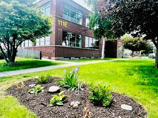 Plus de détails pour 111 E Burnett St, Beaver Dam, WI - Local commercial à louer