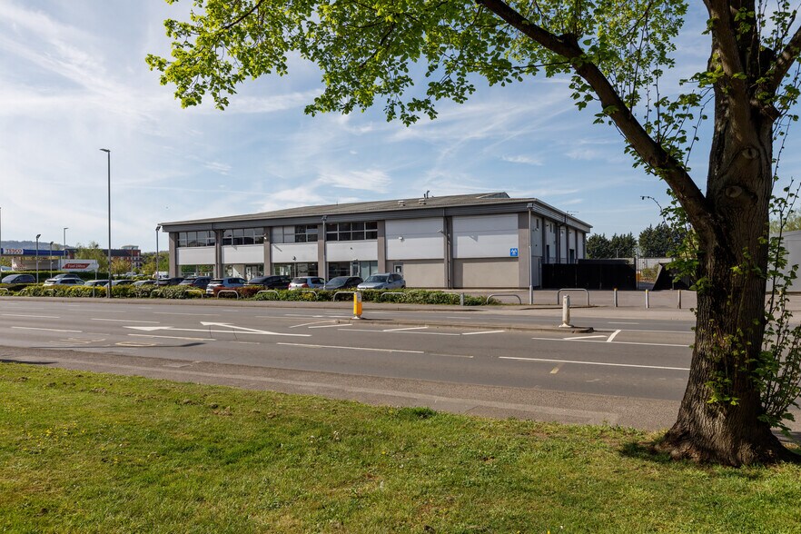 Tewkesbury Rd, Cheltenham à louer - Photo de l’immeuble – Image 2 sur 8