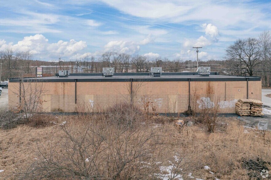 84 John Fitch Hwy, Fitchburg, MA à louer - Photo de l’immeuble – Image 3 sur 4