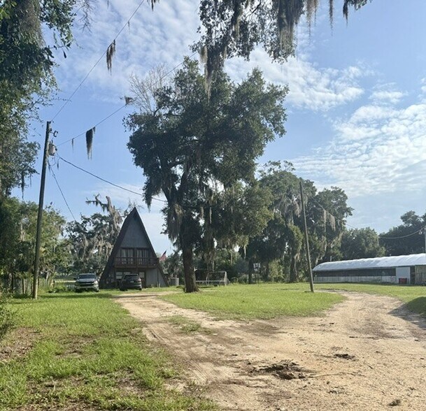 17323 Lake St, Umatilla, FL à vendre - Photo de l’immeuble – Image 2 sur 15