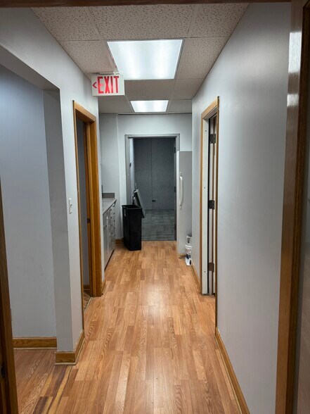 472 N McLean Blvd, Elgin, IL à vendre - Photo de l’immeuble – Image 3 sur 6
