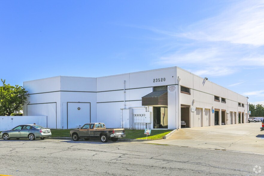 23510 Telo Ave, Torrance, CA à louer - Photo de l’immeuble – Image 2 sur 5