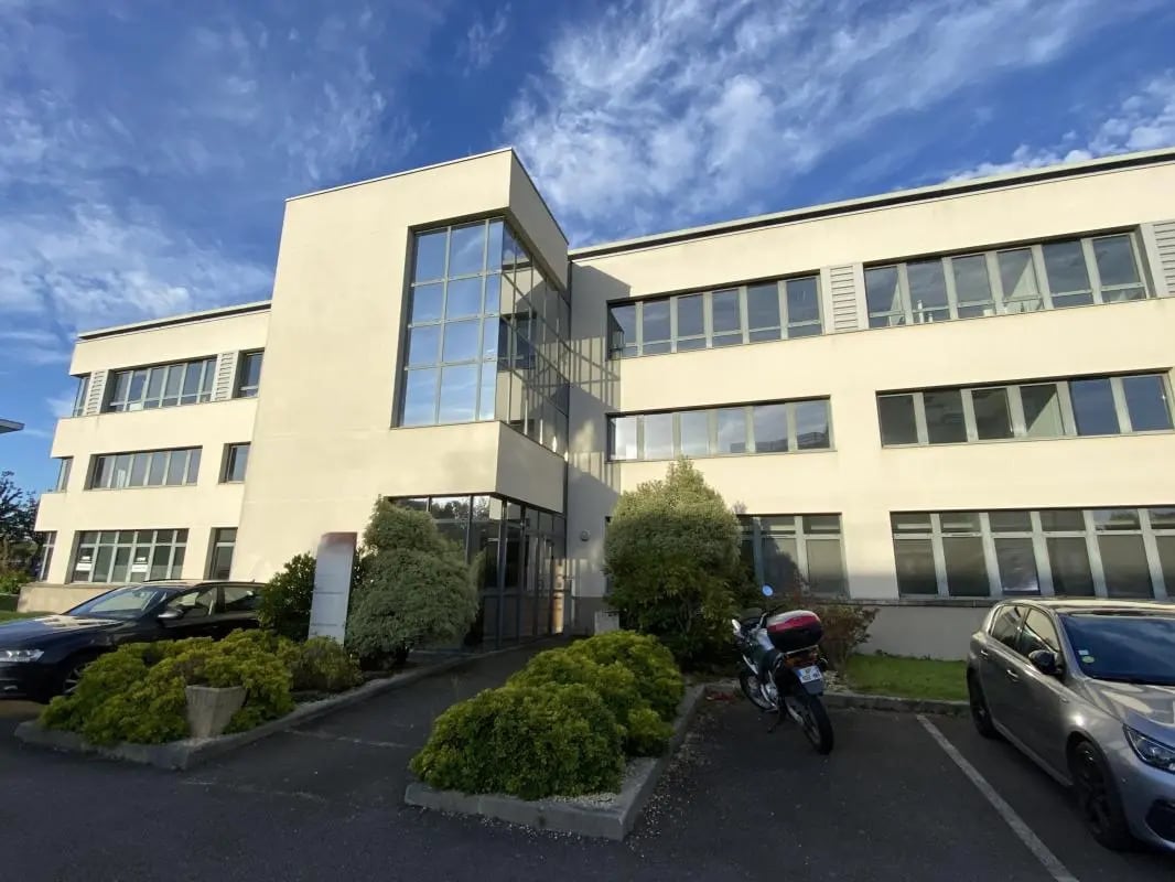 Bureau dans Saint-Grégoire à vendre Photo de l’immeuble– Image 1 sur 9