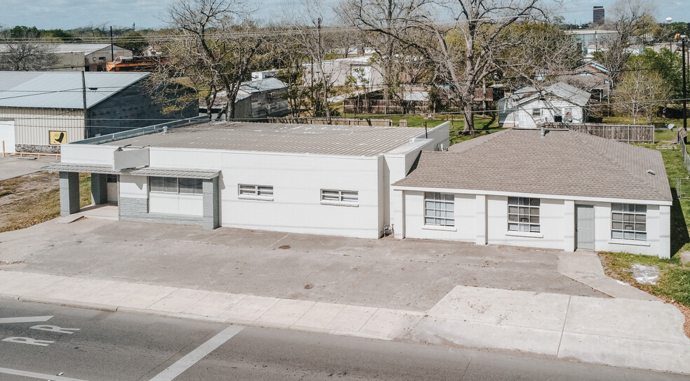 305 N Laurent St, Victoria, TX à vendre - Photo de l’immeuble – Image 2 sur 40