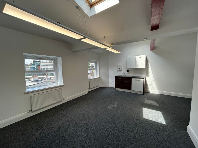 71 Queens Rd, Bristol à louer - Photo de l’immeuble – Image 3 sur 6