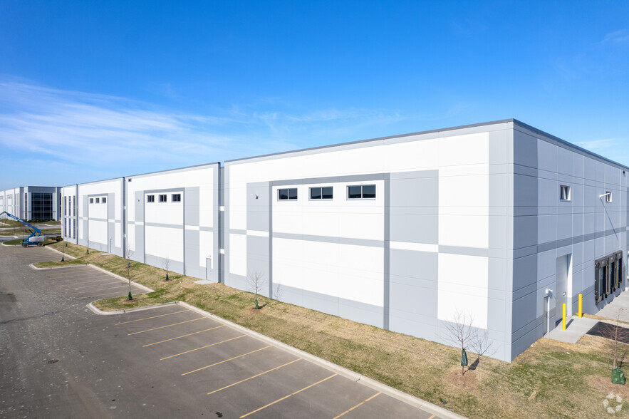 620 Darling Dr, Vernon Hills, IL à louer - Photo de l’immeuble – Image 1 sur 5