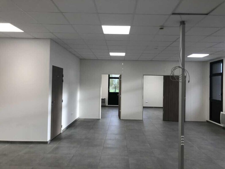 Bureau dans Brebières à louer - Photo de l’immeuble – Image 2 sur 5