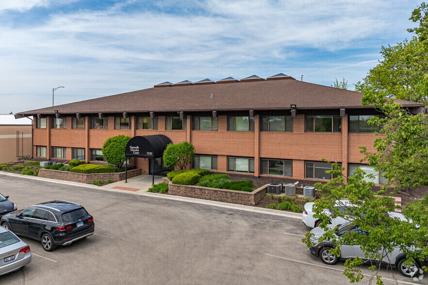 1220-1280 Iroquois Ave, Naperville, IL à louer - Photo de l’immeuble – Image 1 sur 17