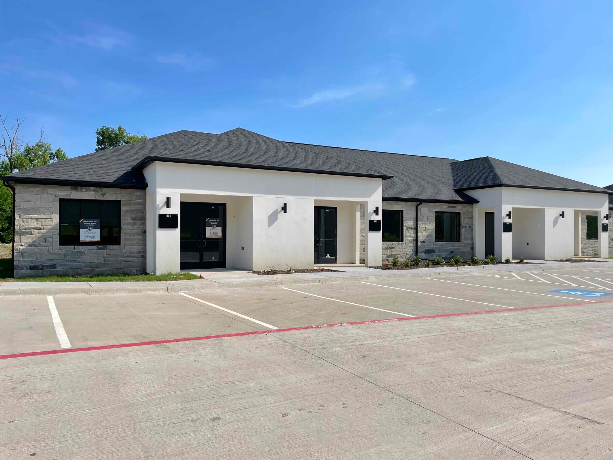 3721 S Stonebridge Dr, McKinney, TX à louer Photo de l’immeuble– Image 1 sur 8