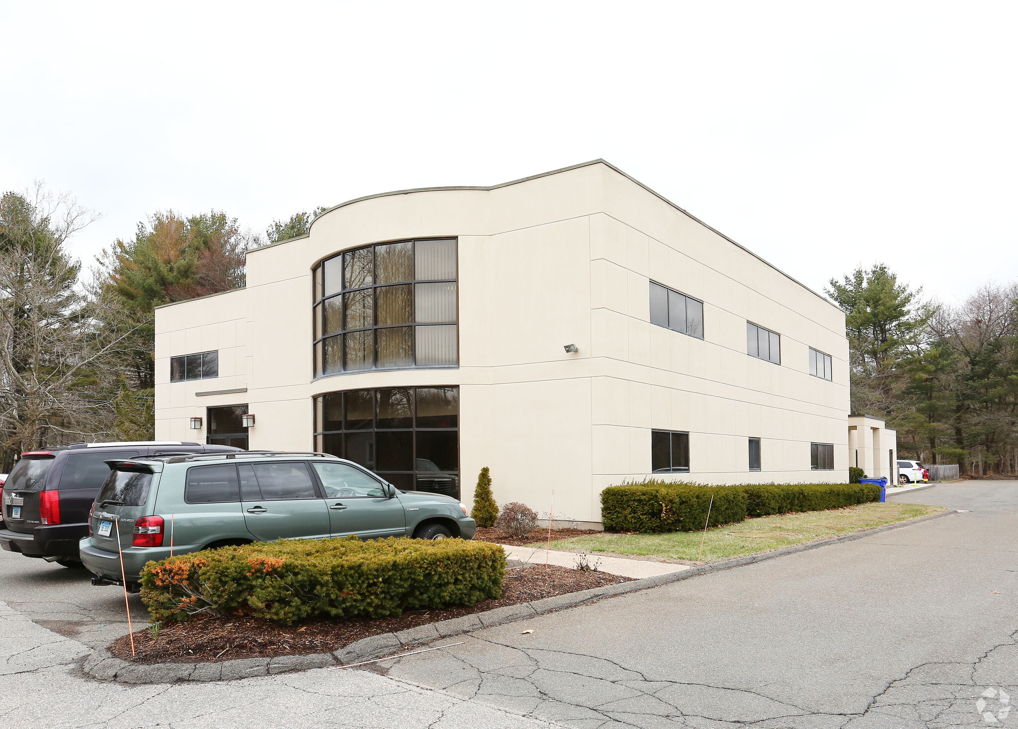 110 Hopmeadow St, Weatogue, CT à louer Photo principale– Image 1 sur 8