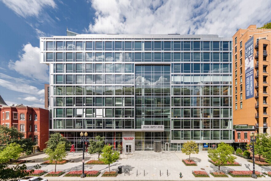 455 Massachusetts Ave NW, Washington, DC à louer - Photo de l’immeuble – Image 2 sur 16