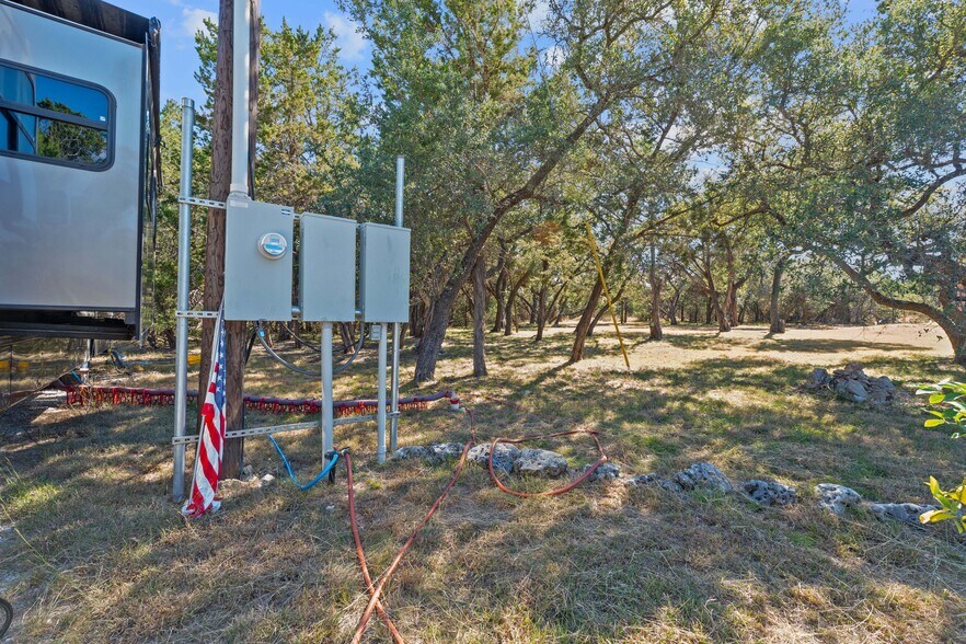 217 Southern Dr, Johnson City, TX à louer - Photo de l’immeuble – Image 3 sur 20