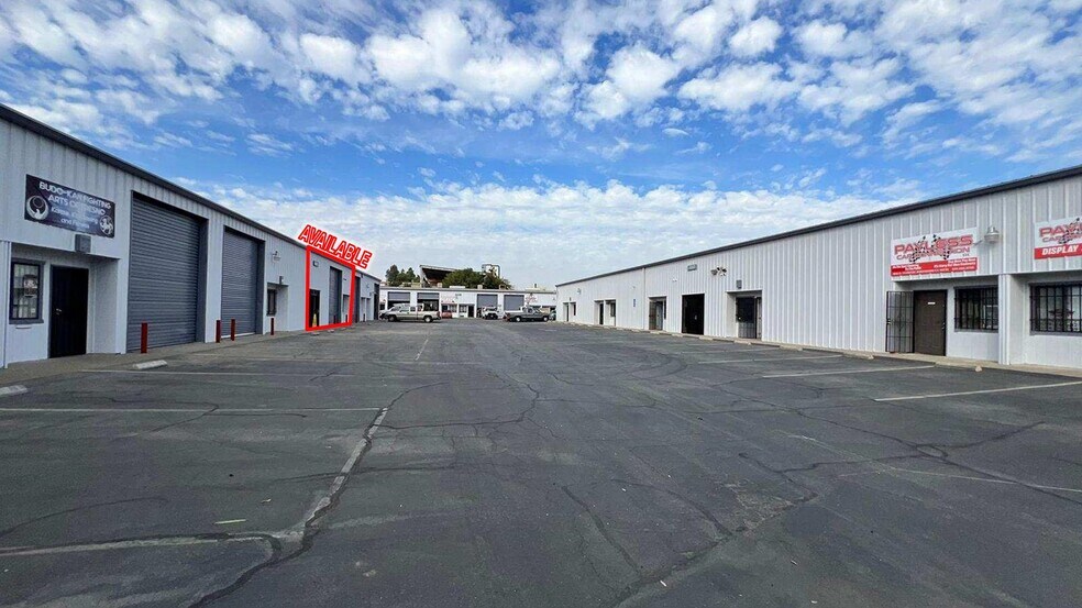 4071 N Valentine Ave, Fresno, CA à louer - Photo de l’immeuble – Image 2 sur 17