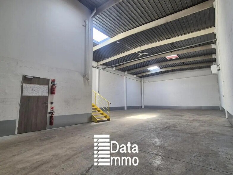 Industriel/Logistique dans Torcy à louer - Photo de l’immeuble – Image 1 sur 8