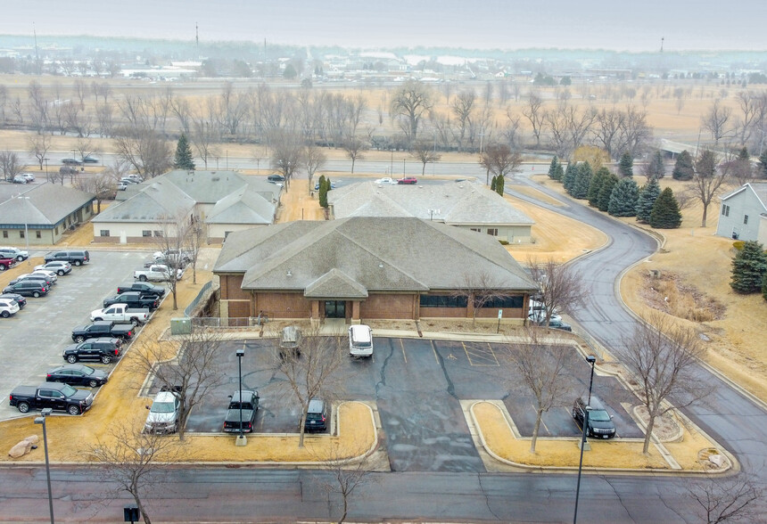 4901 Isabel Pl, Sioux Falls, SD à louer - Photo de l’immeuble – Image 1 sur 2