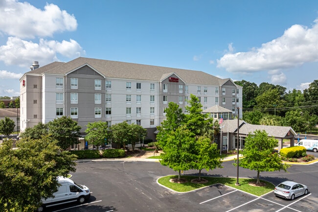 Plus de détails pour 3330 Harding Blvd, Baton Rouge, LA - Hôtellerie à vendre