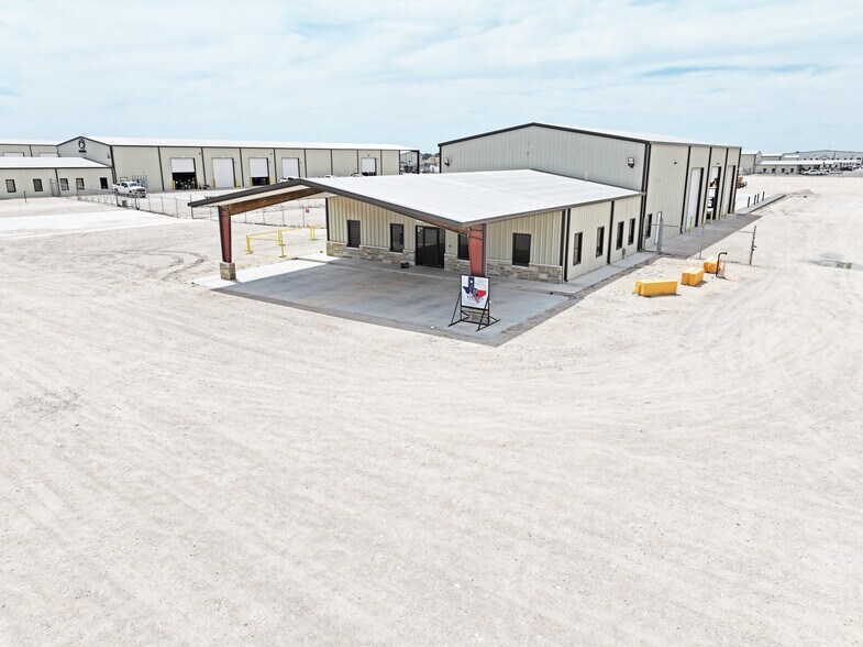 13800 W Interstate 20 E, Odessa, TX à louer - Photo de l’immeuble – Image 1 sur 64