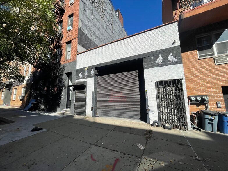 275 S 2nd St, Brooklyn, NY à louer - Photo de l’immeuble – Image 2 sur 3