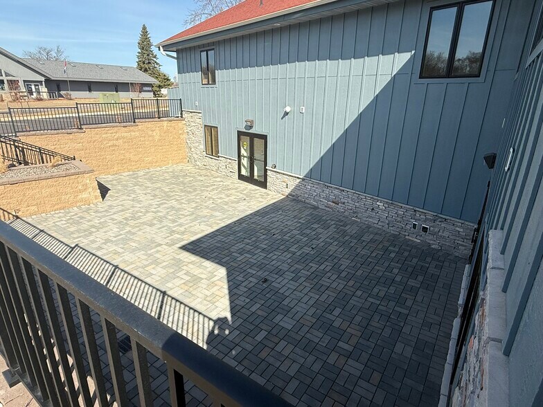 1570 Century Pt, Eagan, MN à louer - Photo de l’immeuble – Image 3 sur 3