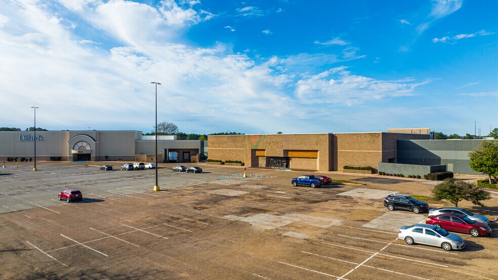 3500 McCann Rd, Longview, TX à vendre - Photo de l’immeuble – Image 3 sur 24