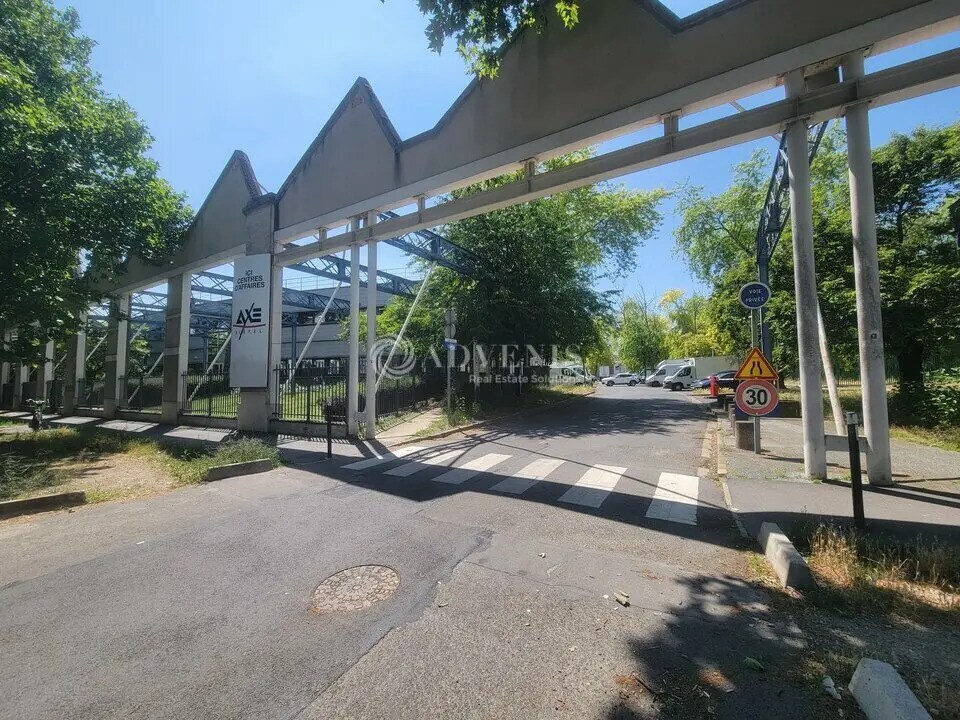 Bureau dans Saint-Denis à louer Photo de l’immeuble– Image 1 sur 11