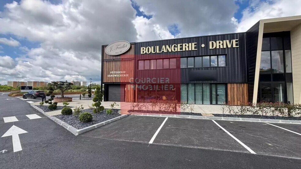 1 Rue De Bretagne, Dreux à louer - Photo de l’immeuble – Image 2 sur 7