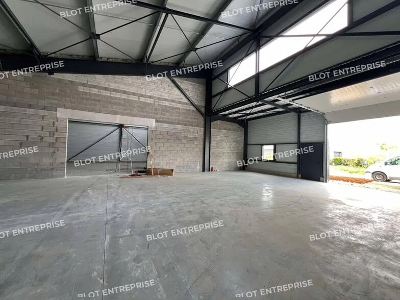 Local d'activités dans La Bouëxière à vendre - Photo intérieure – Image 2 sur 8