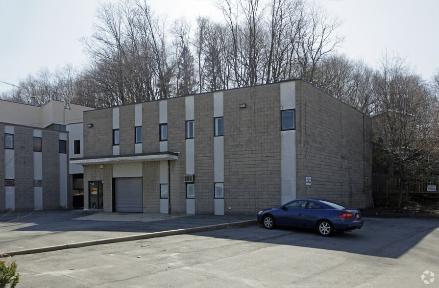 319-321 E Shore Rd, Great Neck, NY à louer - Photo de l’immeuble – Image 2 sur 5