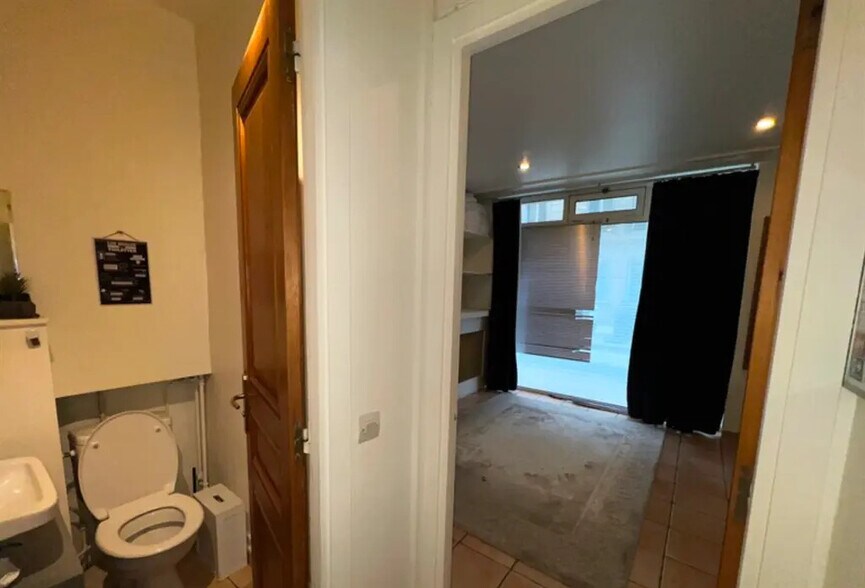 Bureau dans Paris à louer - Photo de l’immeuble – Image 2 sur 5