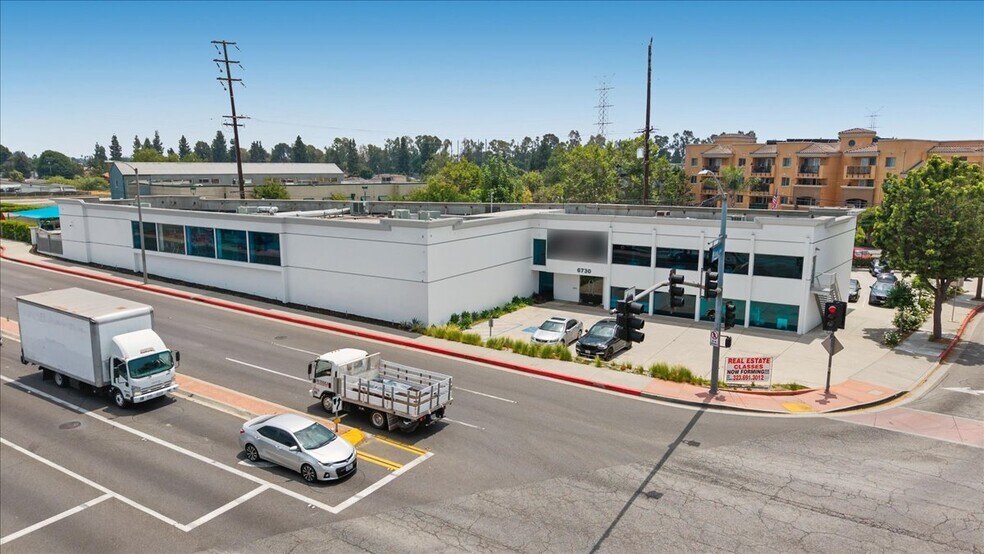 6730 E Florence Ave, Bell Gardens, CA à vendre - Photo de l’immeuble – Image 2 sur 36